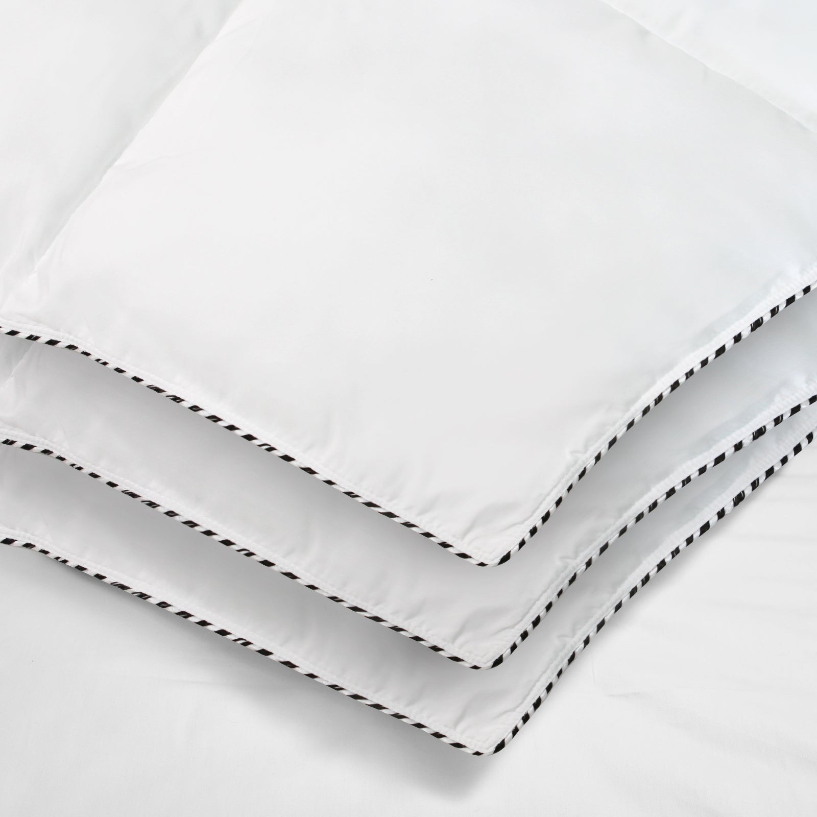 Royal Comfort Bamboo Blend Quilt 250GSM Luxury Duvet 100% Cotton Cover - Queen - White