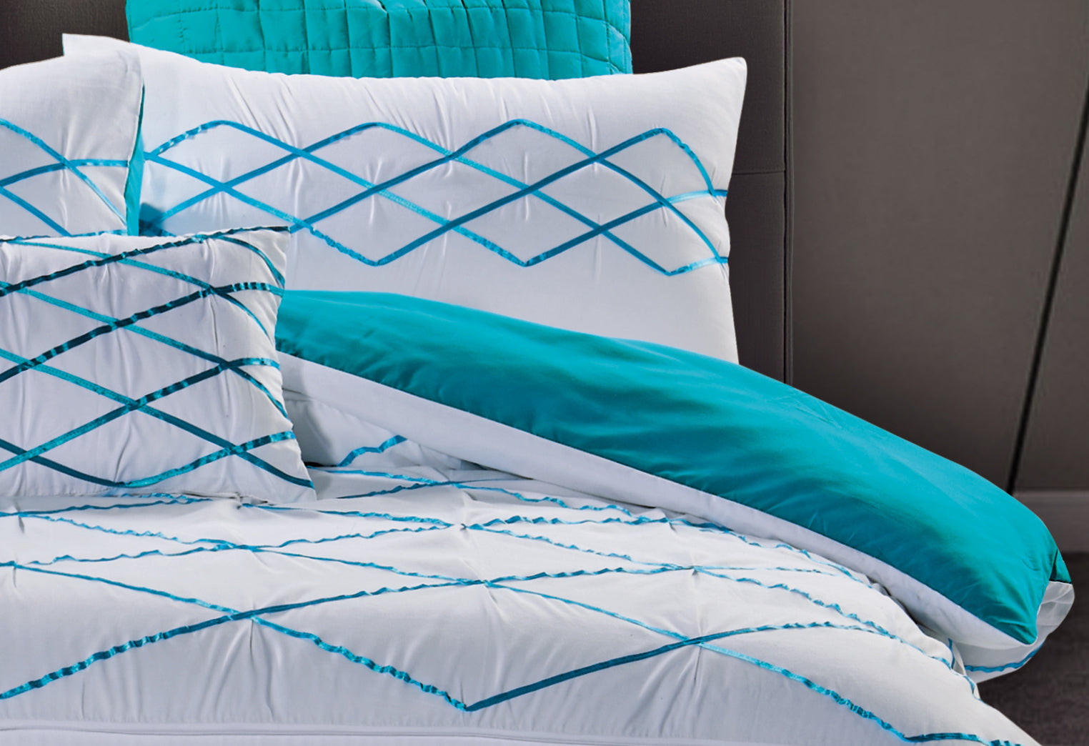 Luxton Queen Size White and Turquoise Blue Quilt Cover Set (3PCS)