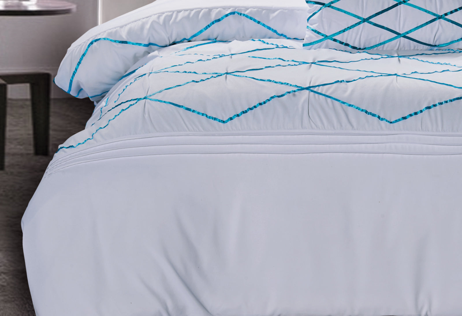Luxton Queen Size White and Turquoise Blue Quilt Cover Set (3PCS)